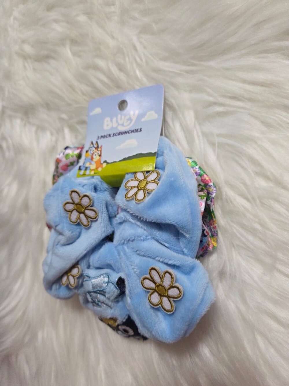 Bluey Scrunchie Set - Picture 4 of 5